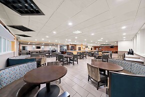 Clarion Inn & Suites and Convention Center