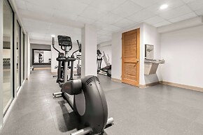 Clarion Inn & Suites and Convention Center