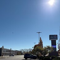 Clarion Inn & Suites and Convention Center