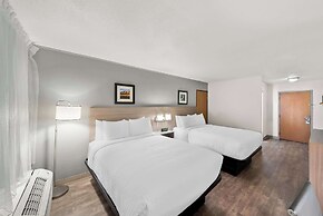 Clarion Inn & Suites and Convention Center