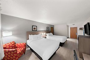 Clarion Inn & Suites and Convention Center