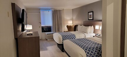 Clarion Inn & Suites and Convention Center