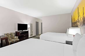 Days Inn & Suites by Wyndham Mesa Near Phoenix