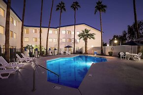 Days Inn & Suites by Wyndham Mesa Near Phoenix