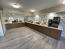 Days Inn & Suites by Wyndham Mesa Near Phoenix