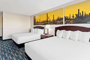 Days Inn & Suites by Wyndham Mesa Near Phoenix