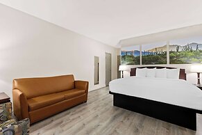 Days Inn & Suites by Wyndham Mesa Near Phoenix