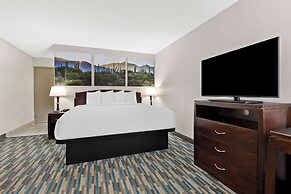 Days Inn & Suites by Wyndham Mesa Near Phoenix