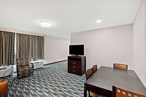 Days Inn & Suites by Wyndham Mesa Near Phoenix