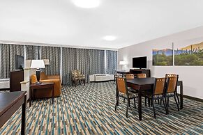 Days Inn & Suites by Wyndham Mesa Near Phoenix