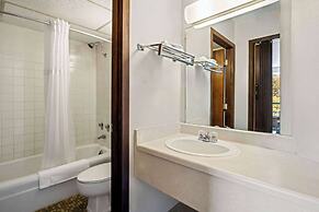 Days Inn by Wyndham Dubuque