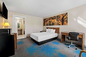 Days Inn by Wyndham Dubuque