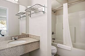 Days Inn by Wyndham Dubuque