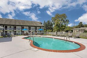 Best Western Plus Revere Inn & Suites