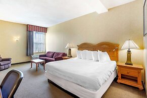 Best Western Plus Revere Inn & Suites