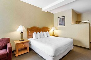 Best Western Plus Revere Inn & Suites