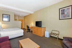 Best Western Plus Revere Inn & Suites