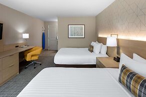 Days Inn & Suites by Wyndham Duluth by the Mall
