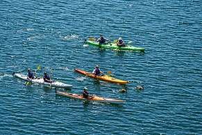 Victoria Regent Waterfront Hotel & Suites