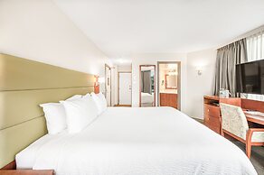 Victoria Regent Waterfront Hotel & Suites
