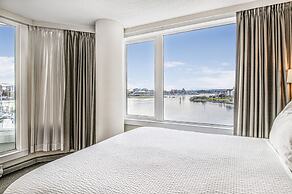 Victoria Regent Waterfront Hotel & Suites