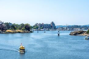 Victoria Regent Waterfront Hotel & Suites