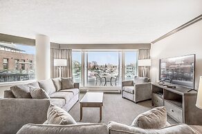 Victoria Regent Waterfront Hotel & Suites