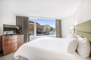 Victoria Regent Waterfront Hotel & Suites