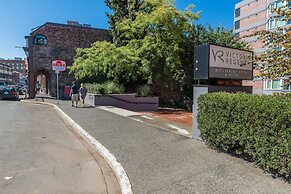 Victoria Regent Waterfront Hotel & Suites