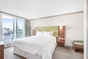 Victoria Regent Waterfront Hotel & Suites