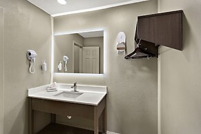 Red Roof Inn Redding