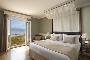 The Rock Hotel