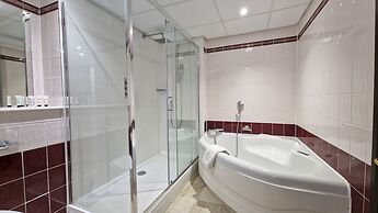 The Coppid Beech Hotel