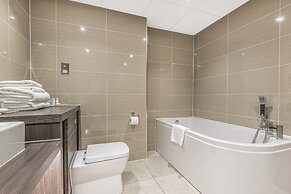 The Coppid Beech Hotel