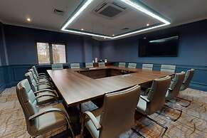 The Coppid Beech Hotel