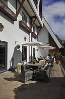 The Coppid Beech Hotel