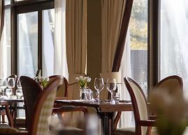 The Coppid Beech Hotel