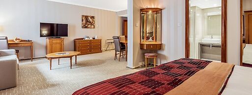 The Coppid Beech Hotel