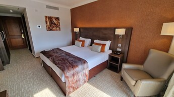 The Coppid Beech Hotel