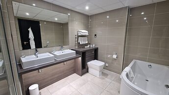 The Coppid Beech Hotel