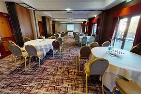 The Coppid Beech Hotel