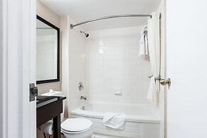 Travelodge by Wyndham Ottawa East