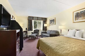 Travelodge by Wyndham Ottawa East