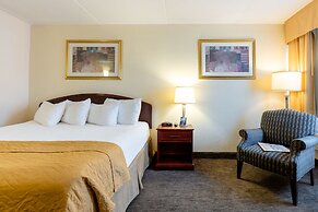 Travelodge by Wyndham Ottawa East