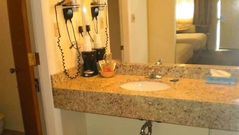 Magnuson Hotel Park Vue