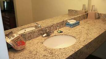 Magnuson Hotel Park Vue