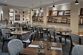 Delta Hotels by Marriott Heathrow Windsor