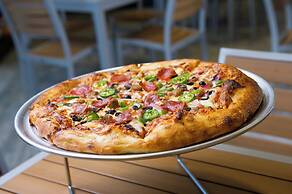 Avanti International Resort