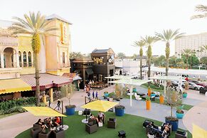 Avanti International Resort