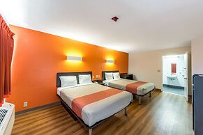 Motel 6 San Antonio, TX - South WW White Rd